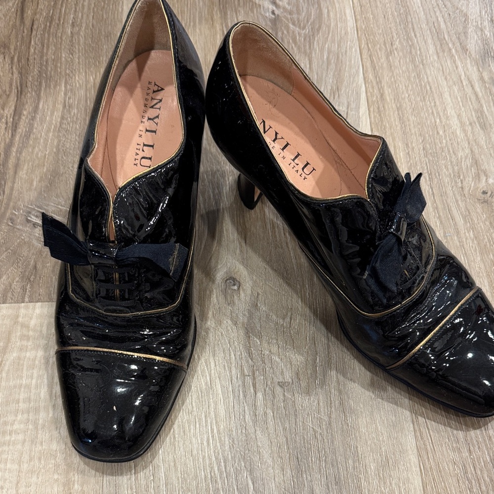 Anyi Lu Black Patent Leather Heels with Bow Detail